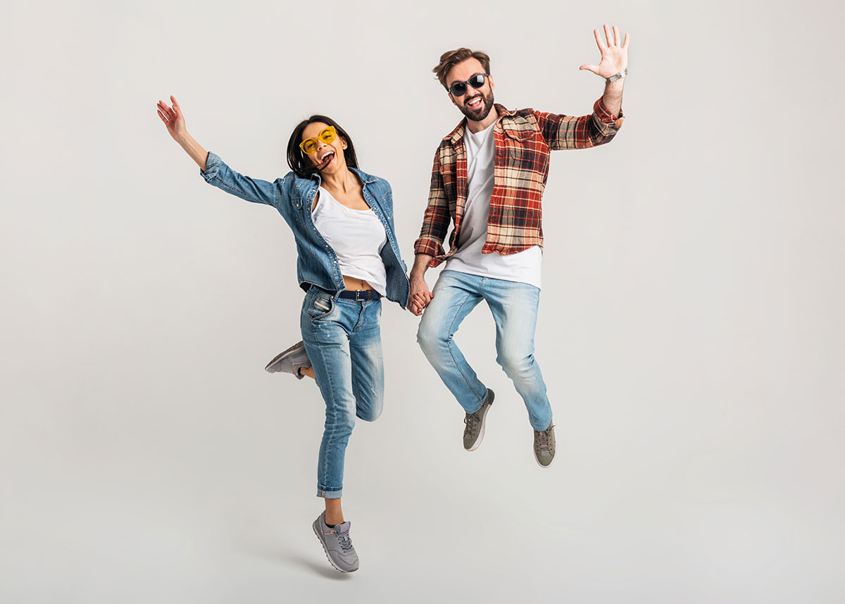 personas felices contentas clientes vip farmacia Lepe 24h lepe